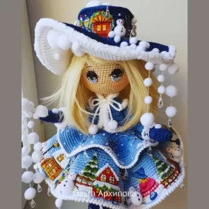 boneca produzida pela artista Oliga Arkhipova tendo como base o crochê (amigurumi), exemplificando arte real no texto "Pinterest, não bote IA no meu artesanato" sobre uso de imagens de inteligência artificial como se tivessem sido produzidas por mãos humanas. texto de andrea catão para o site agulhas da resistência
