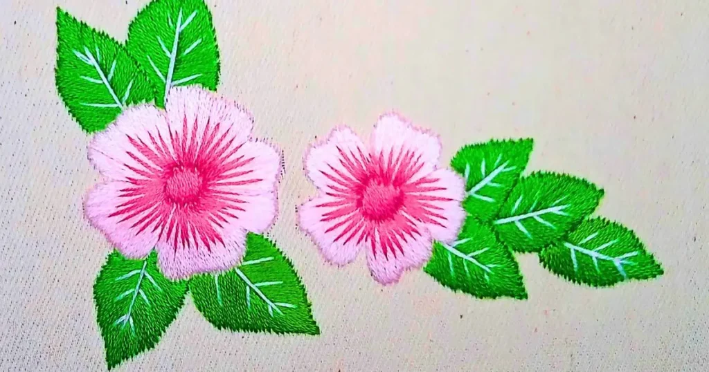 arranjo floral simples bordado à mão com ponto cheio e ponto atrás. criado pela artesã andrea catão para o canal rosália rosarinha bordado